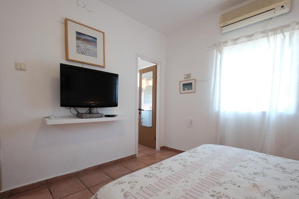 Gil'S Guest Rooms Neve Zohar Exterior foto