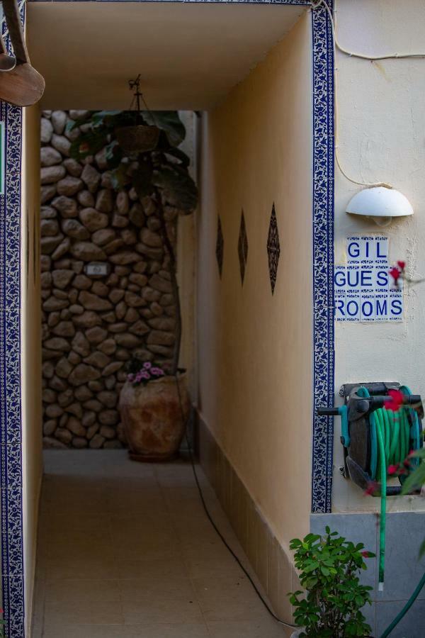 Gil'S Guest Rooms Neve Zohar Exterior foto